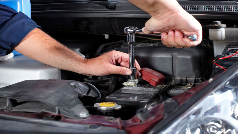 Use an Auto Collision Center near Phoenix, Az to Help Keep You Safe